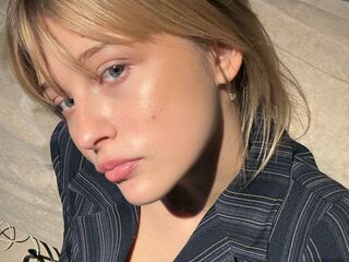 masturbating girl SoledadMadon