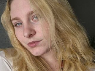 camgirl fingering bald pussy StellaVanilla