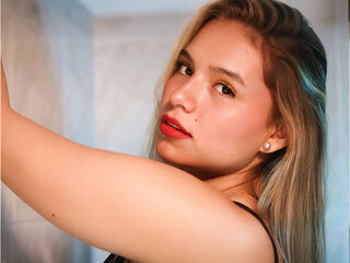 cam strip tease SusieJohns