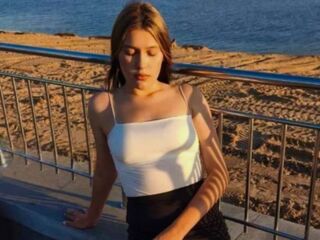 naked girl with webcam masturbating with sextoy SuziBarringer