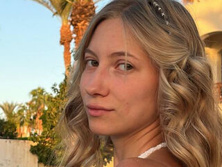 naked cam girl photo TainaTatge