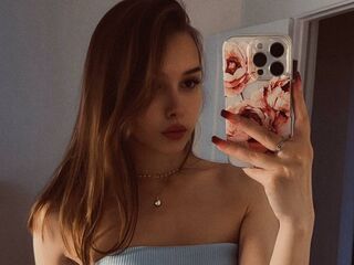 camgirl masturbating with sextoy TarenLeonetti