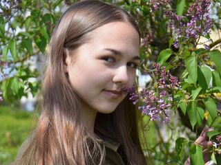 naked webcam girl fingering TristaArron