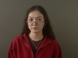 cam girl playing with dildo ValeriRemedies