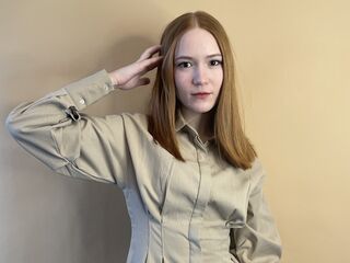 topless cam girl ZeldaCrofoot