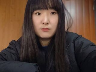 beautiful webcamgirl Zhenni
