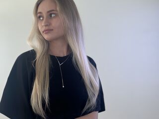 nude cam girl pic ZoilaCliffe